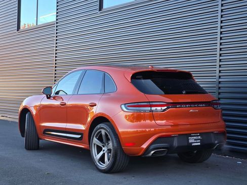 Certified 2025 Porsche Macan image 3