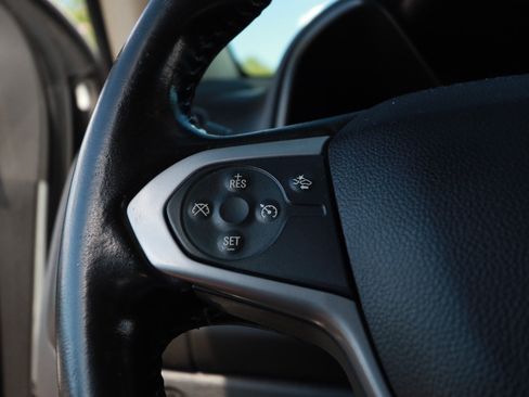 Used 2020 Chevrolet Colorado LT w/ Safety Package RWD image 17