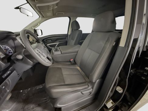 Used 2017 Nissan Titan SV RWD image 21