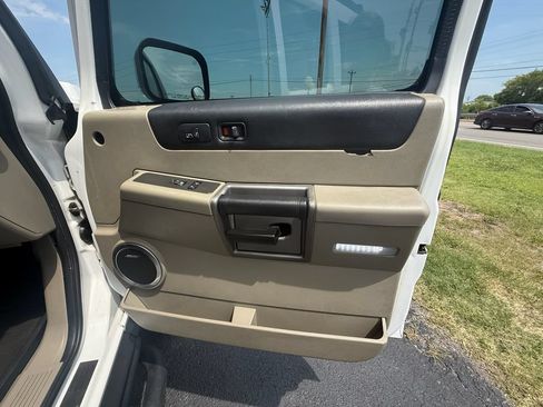 Used 2003 HUMMER H2 w/ Preferred Equipment Group AWD/4WD image 22
