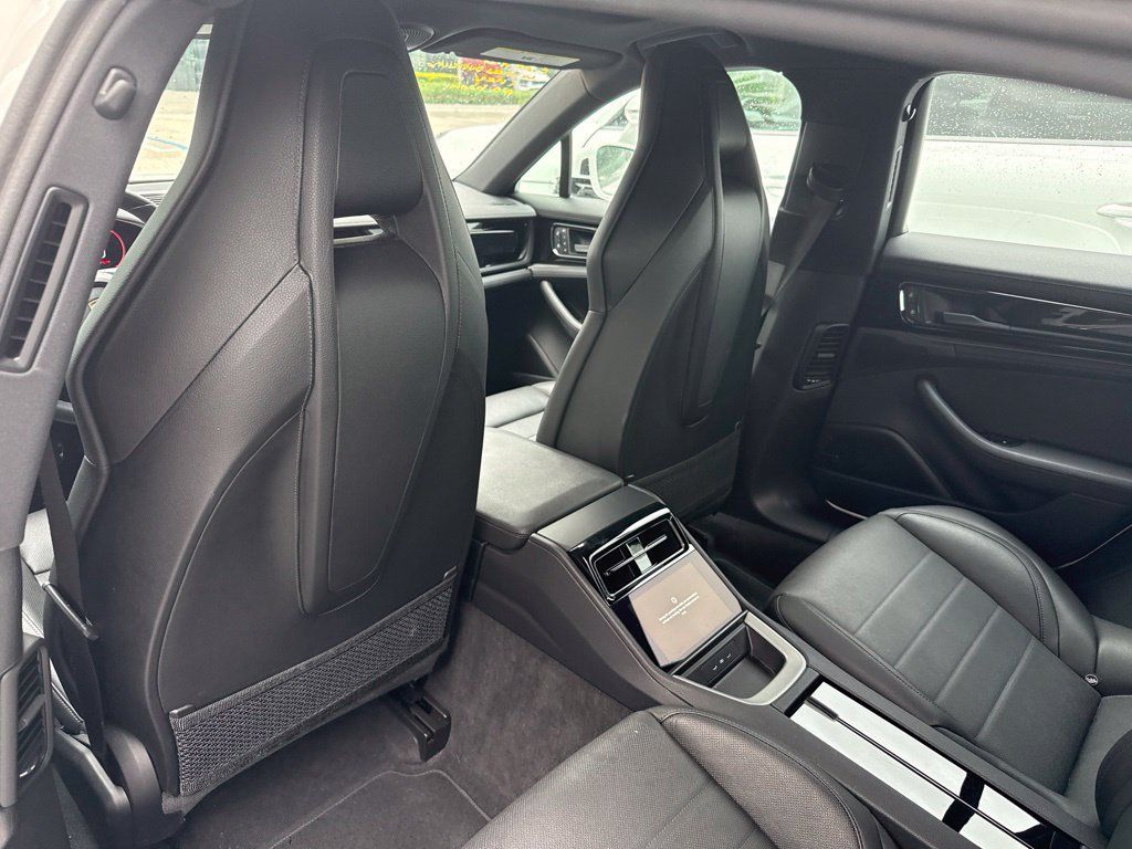 Certified 2025 Porsche Panamera RWD image 13