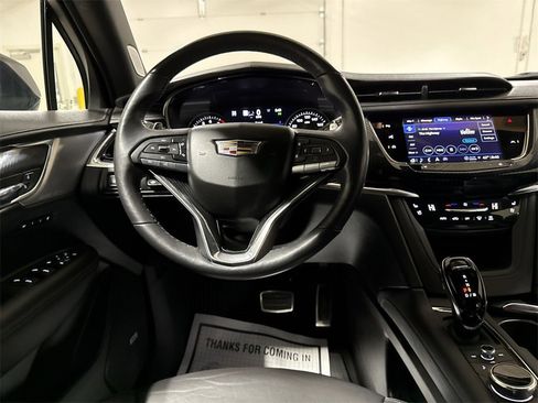 Used 2023 Cadillac XT6 Sport w/ Technology Package image 21