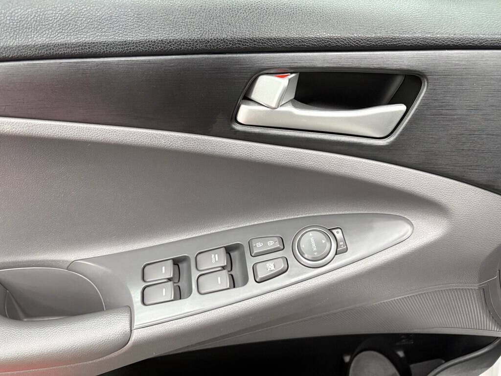 Used 2014 Hyundai Sonata GLS FWD image 8