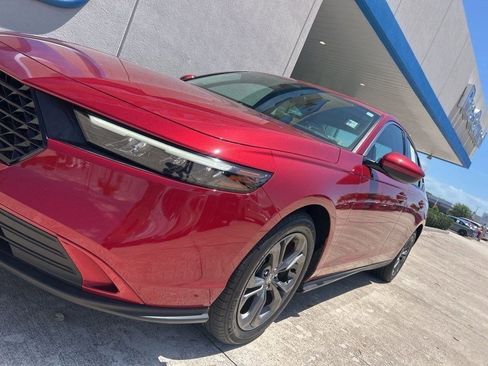 Used 2023 Honda Accord EX image 4