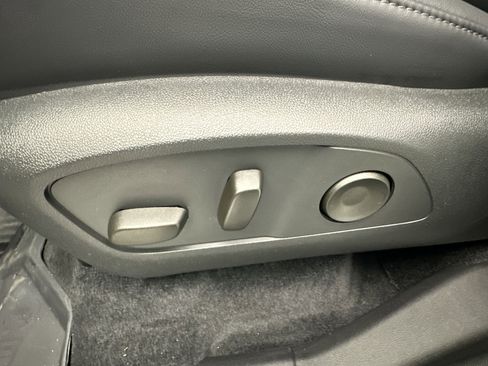 Certified 2025 GMC Acadia Elevation w/ Elevation Premium Package image 14