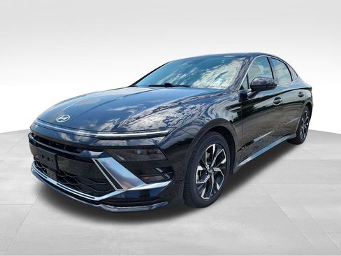 Used 2025 Hyundai Sonata SEL FWD image 4