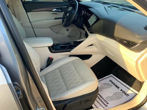 Used 2022 Buick Envision Avenir w/ Technology Package II image 10