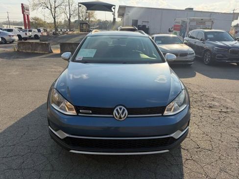 Used 2017 Volkswagen Golf Alltrack SE AWD/4WD image 2