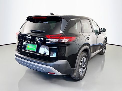 Used 2023 Nissan Rogue SV image 10