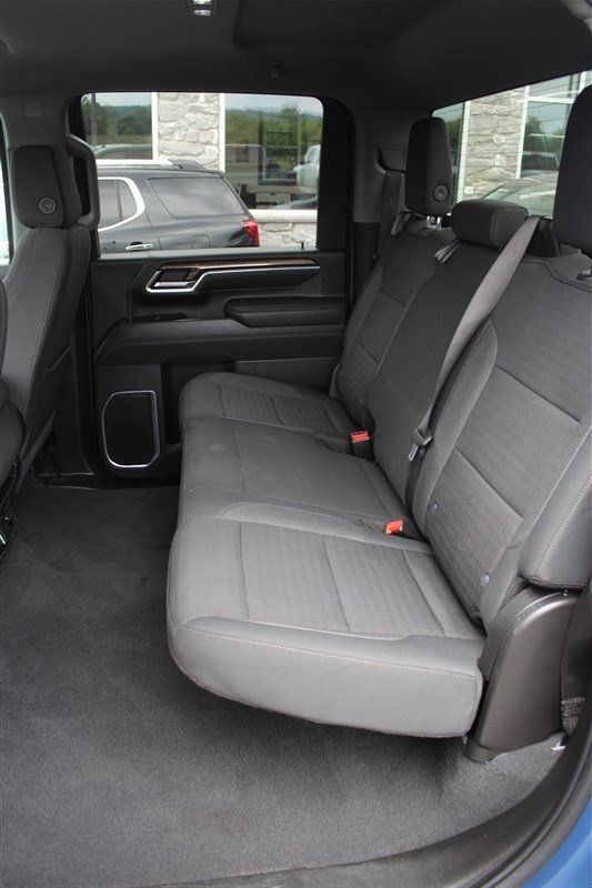 Used 2025 Chevrolet Silverado 2500 LT w/ Convenience Package AWD/4WD image 15