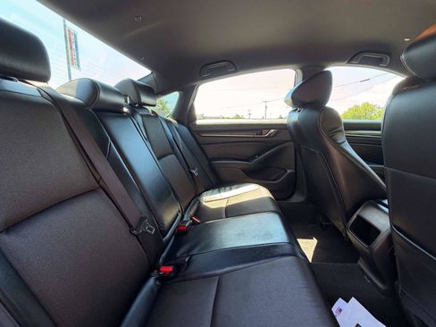 Used 2018 Honda Accord Sport image 25