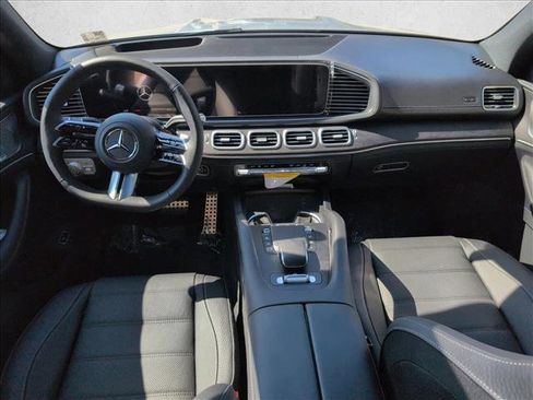 New 2026 Mercedes-Benz GLS 580 4MATIC image 15