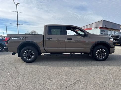 Used 2024 Nissan Titan PRO-4X w/ Pro-4x Convenience Package image 6
