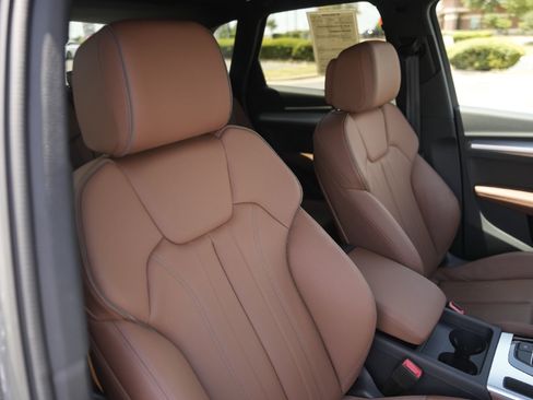 Certified 2025 Audi Q5 2.0T Premium Plus w/ Premium Plus Package image 23