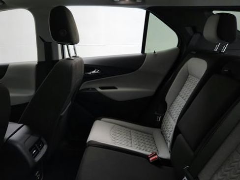 Used 2023 Chevrolet Equinox LT image 18