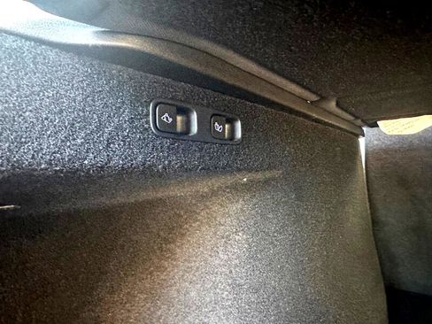 Used 2023 Tesla Model Y Long Range image 57