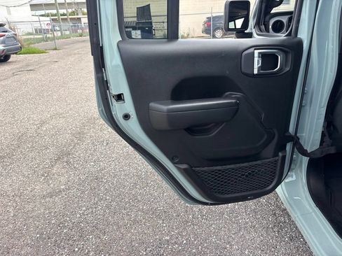 Used 2024 Jeep Wrangler Unlimited AWD/4WD image 12
