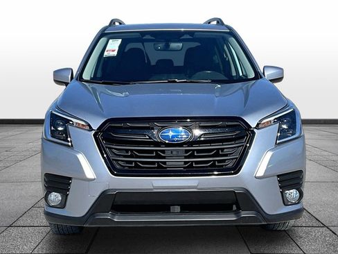 Used 2023 Subaru Forester Premium image 3