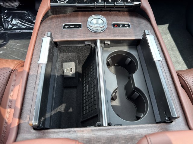 New 2026 Lincoln Navigator L Reserve AWD/4WD image 33