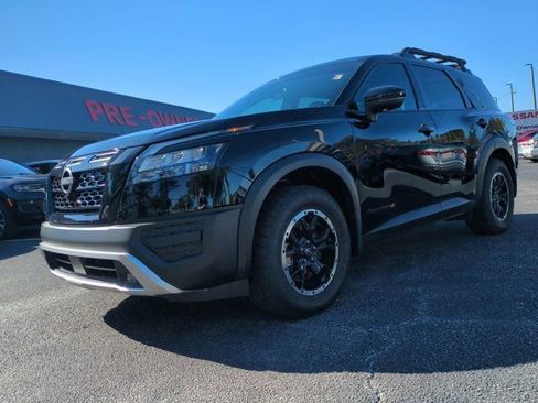 Certified 2025 Nissan Pathfinder Rock Creek AWD/4WD image 9