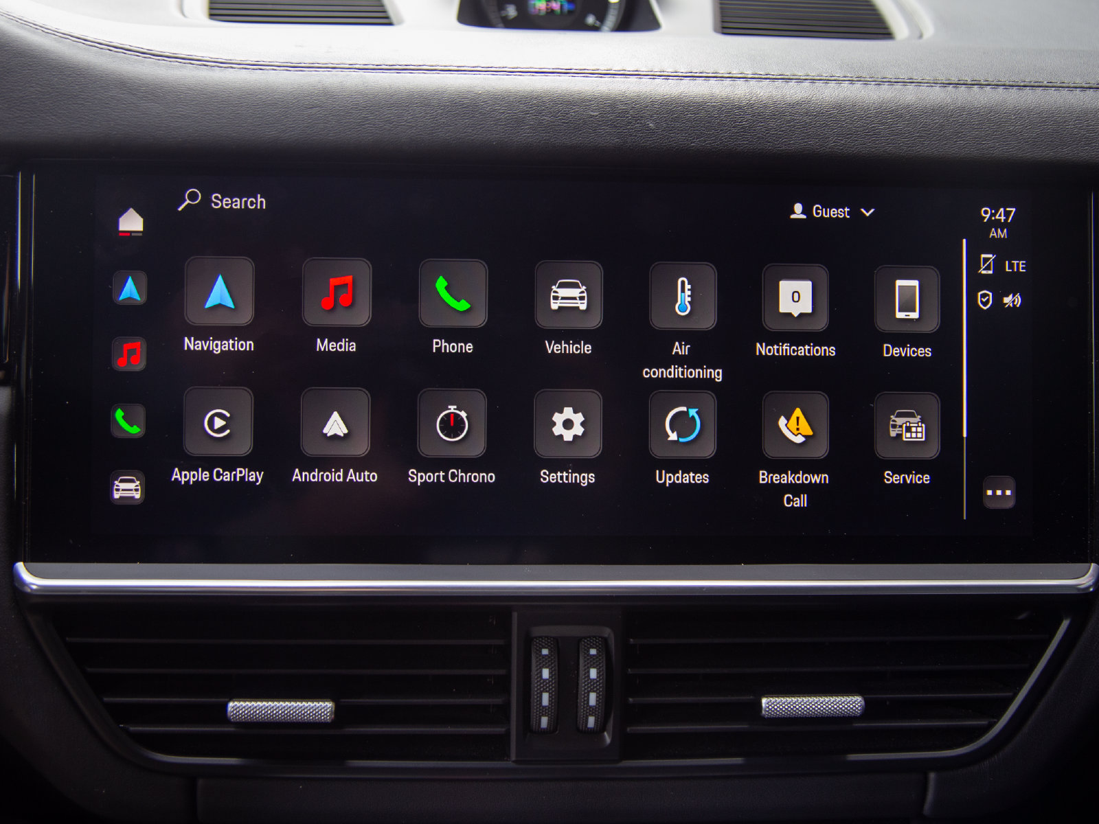 Certified 2023 Porsche Cayenne Turbo AWD/4WD image 18