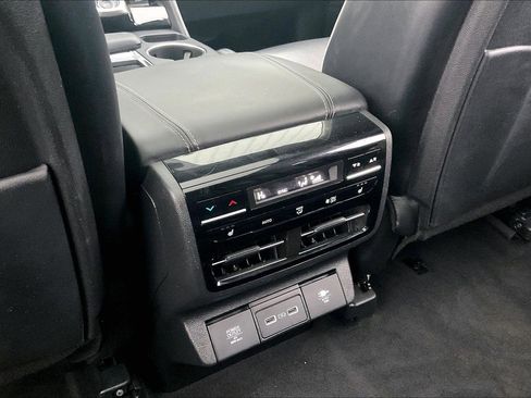 Used 2023 Acura MDX SH-AWD w/ Advance Package image 41