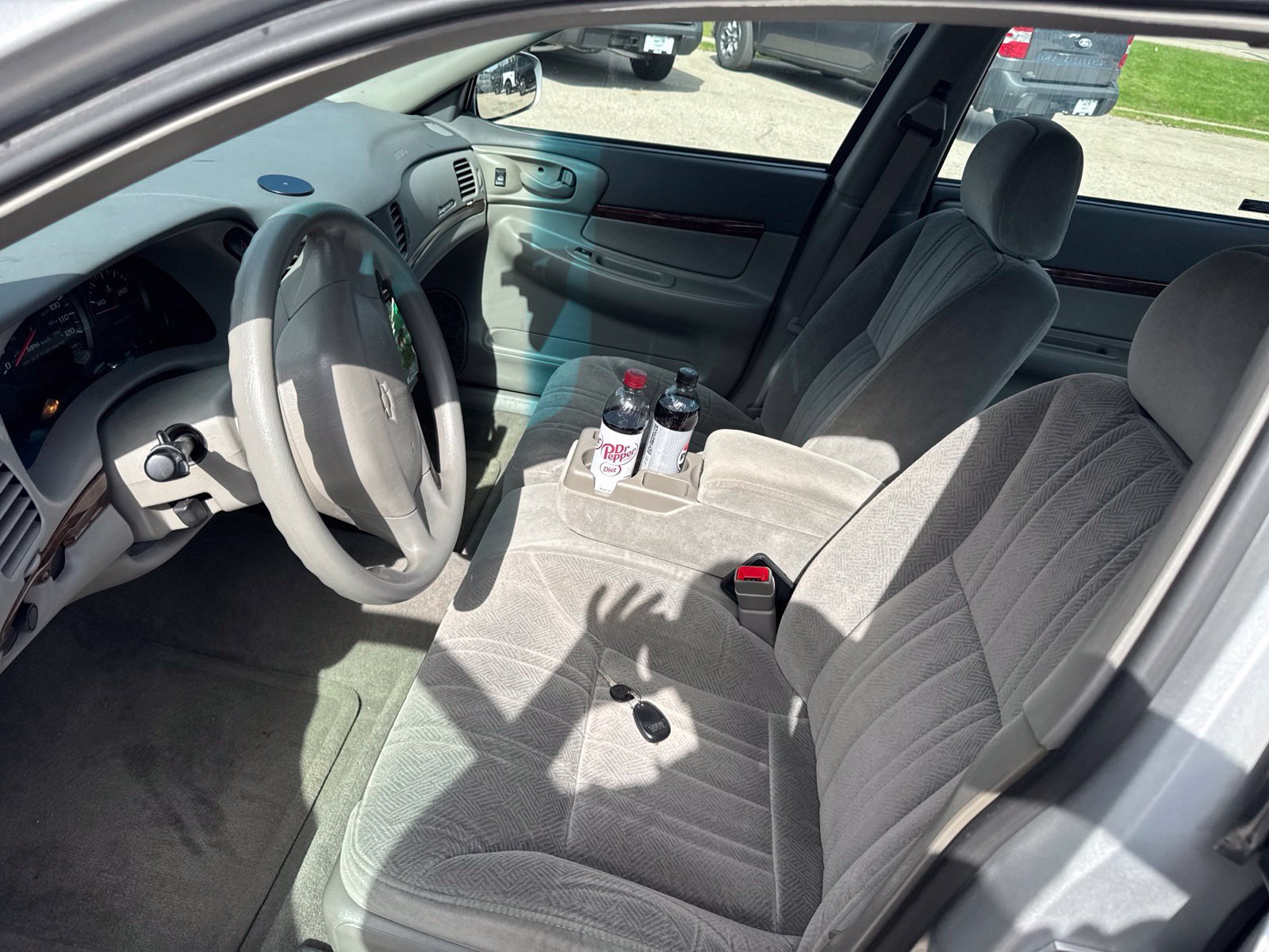 Used 2001 Chevrolet Impala w/ Preferred Equipment Group FWD image 9