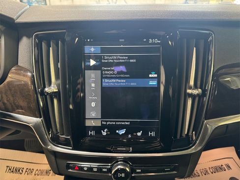 Used 2018 Volvo S90 T5 Momentum w/ Convenience Package image 17