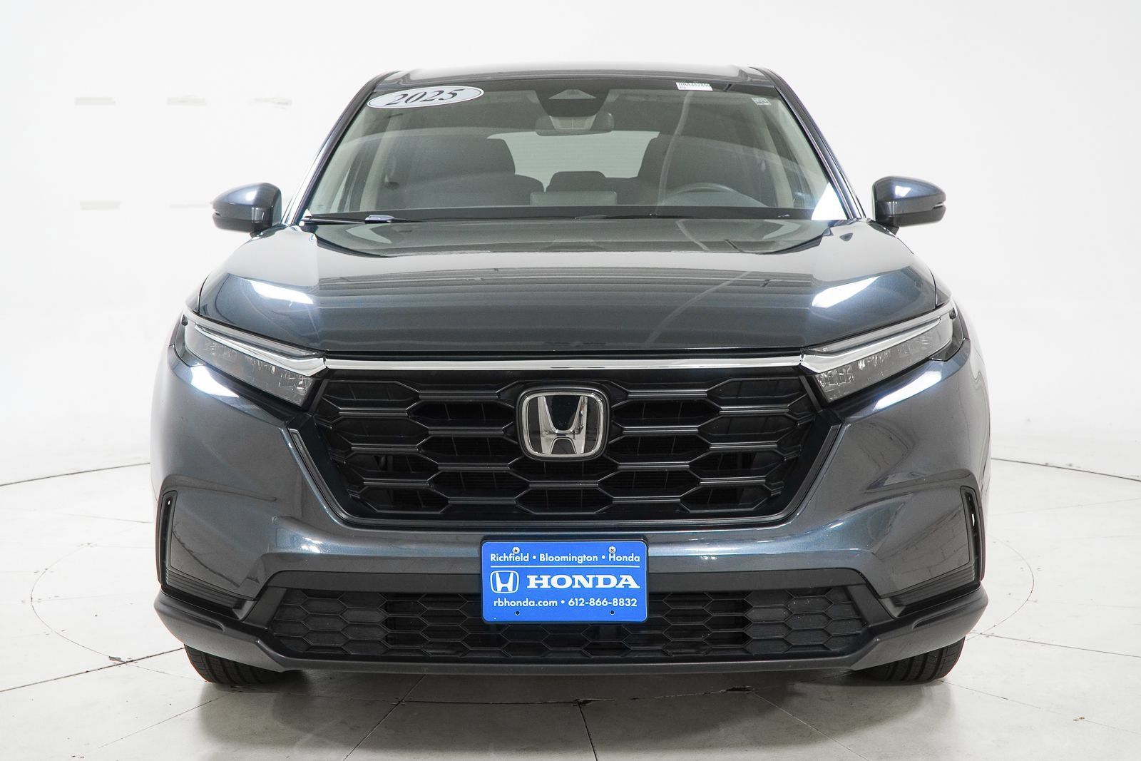 Used 2025 Honda CR-V LX image 3