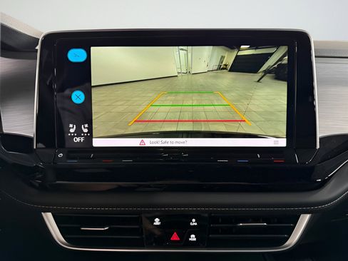 New 2026 Volkswagen Atlas Cross Sport SE image 16