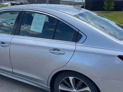 Used 2017 Subaru Legacy 2.5i Limited AWD/4WD image 6