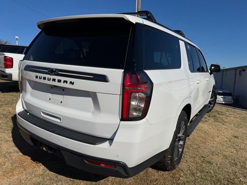 Used 2022 Chevrolet Suburban Z71 w/ Z71 Off-Road Package image 6