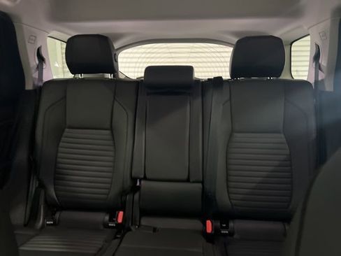 Used 2021 Land Rover Discovery Sport SE image 13