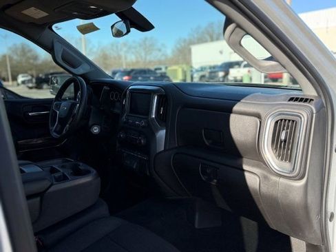 Used 2020 Chevrolet Silverado 1500 LT image 23