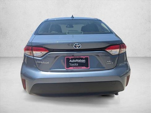 Used 2025 Toyota Corolla LE FWD image 6