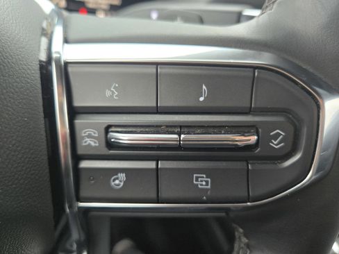 Used 2025 GMC Yukon Denali AWD/4WD image 21