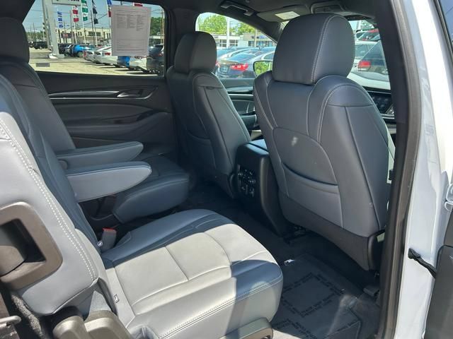 Used 2024 Buick Enclave Premium AWD/4WD image 28