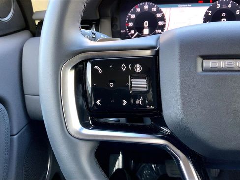 Used 2024 Land Rover Discovery Sport S image 23