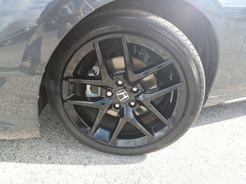 Used 2025 Honda Civic Sport image 32