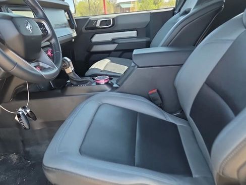 Used 2023 Ford Bronco Black Diamond w/ Sasquatch Package AWD/4WD image 4
