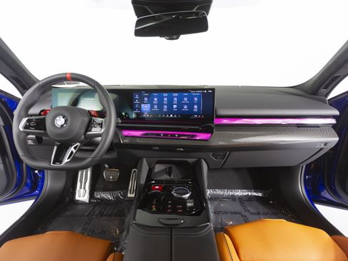 Used 2025 BMW M5 Touring w/ M Driver's Package image 30