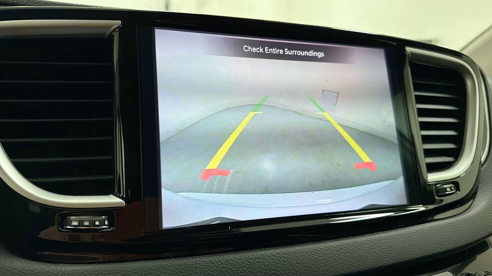 Used 2022 Chrysler Pacifica Touring-L FWD image 19