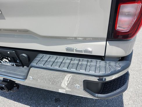 New 2026 GMC Sierra 2500 SLE AWD/4WD image 4
