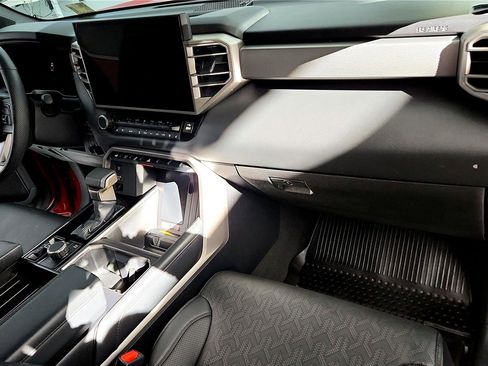 Used 2025 Toyota Tundra Limited image 25