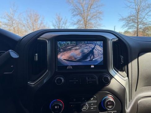 Used 2023 Chevrolet Silverado 3500 LT w/ Convenience Package image 10