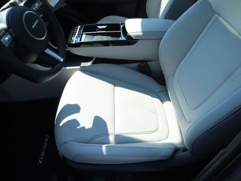 New 2026 Hyundai Tucson Limited image 17