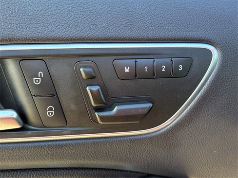 Used 2016 Mercedes-Benz GLA 250 4MATIC image 21