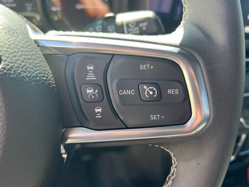 Used 2025 Jeep Wrangler Unlimited Sahara w/ Safety Group AWD/4WD image 30