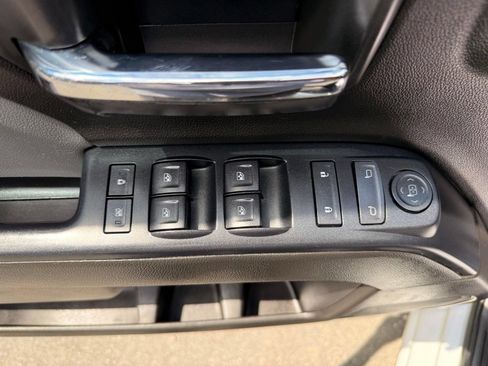 Used 2016 Chevrolet Silverado 1500 Custom w/ Custom Convenience Package AWD/4WD image 14