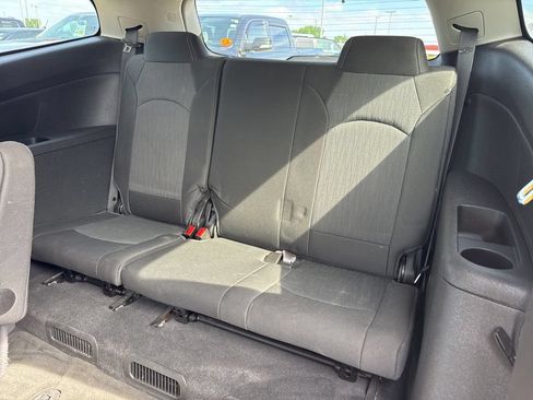 Used 2016 Chevrolet Traverse LT w/ Style and Technology Package FWD image 21